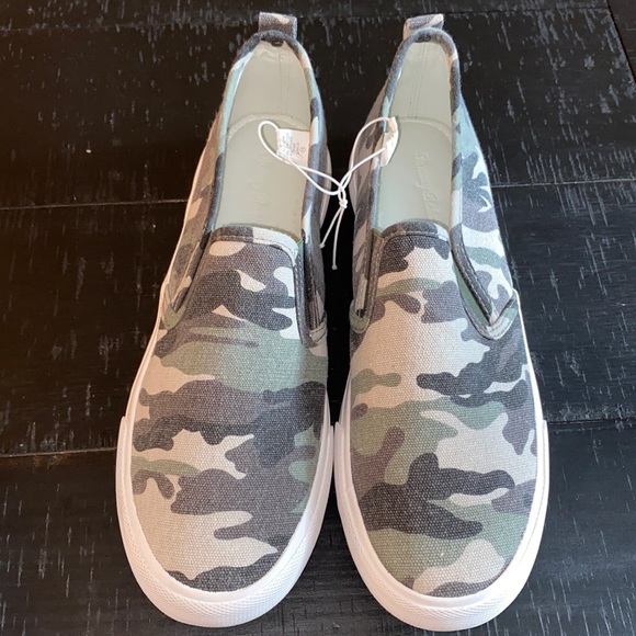 Tommy Bahama Shoes - Tommy Bahama Camo Camouflage Tennis Shoes
